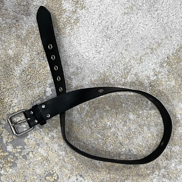 EUC GAP Black Leather Belt Size 34 - Picture 1 of 6